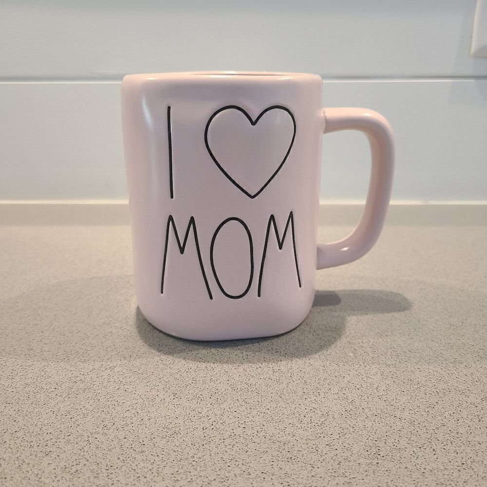 Rae Dunn I Love Mom mug